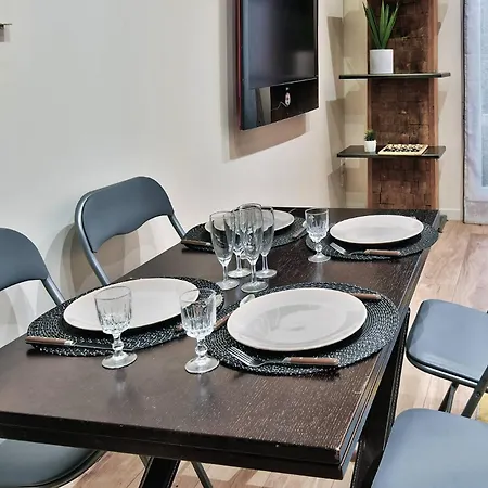 L'appart Chic - Terrasse - Proche Lyon & Tram Apartament