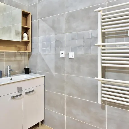 Apartament L'appart Chic - Terrasse - Proche Lyon & Tram *