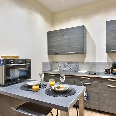 L'appart Chic - Terrasse - Proche Lyon & Tram *